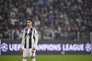 罗马诺：尤文未与弗拉霍维奇商谈续约，计划仍是球员今夏离队